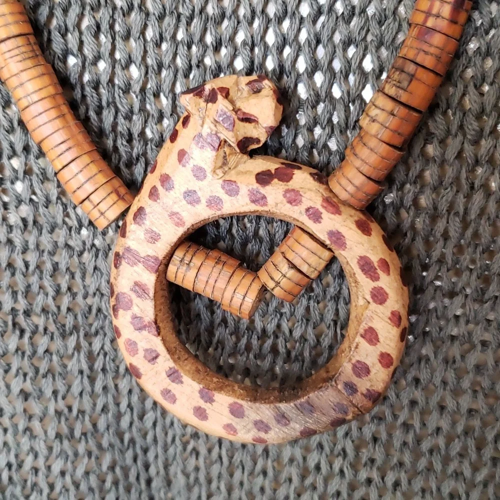 Vintage Wood Carved Safari Animal Wild Life Beaded Necklace